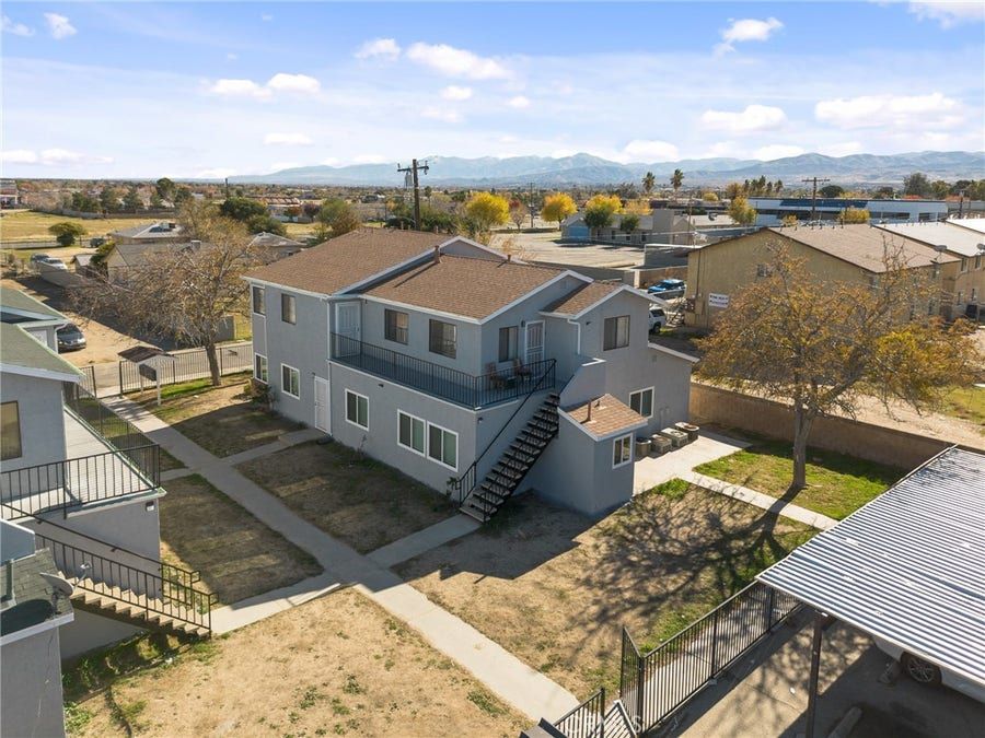 38451 10th E, Palmdale, CA