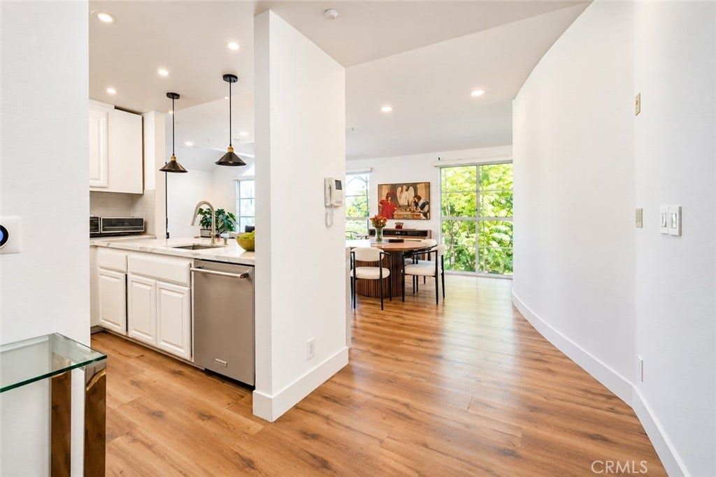 1401 S Bentley Avenue, #403, Los Angeles, CA 90025, photo 5