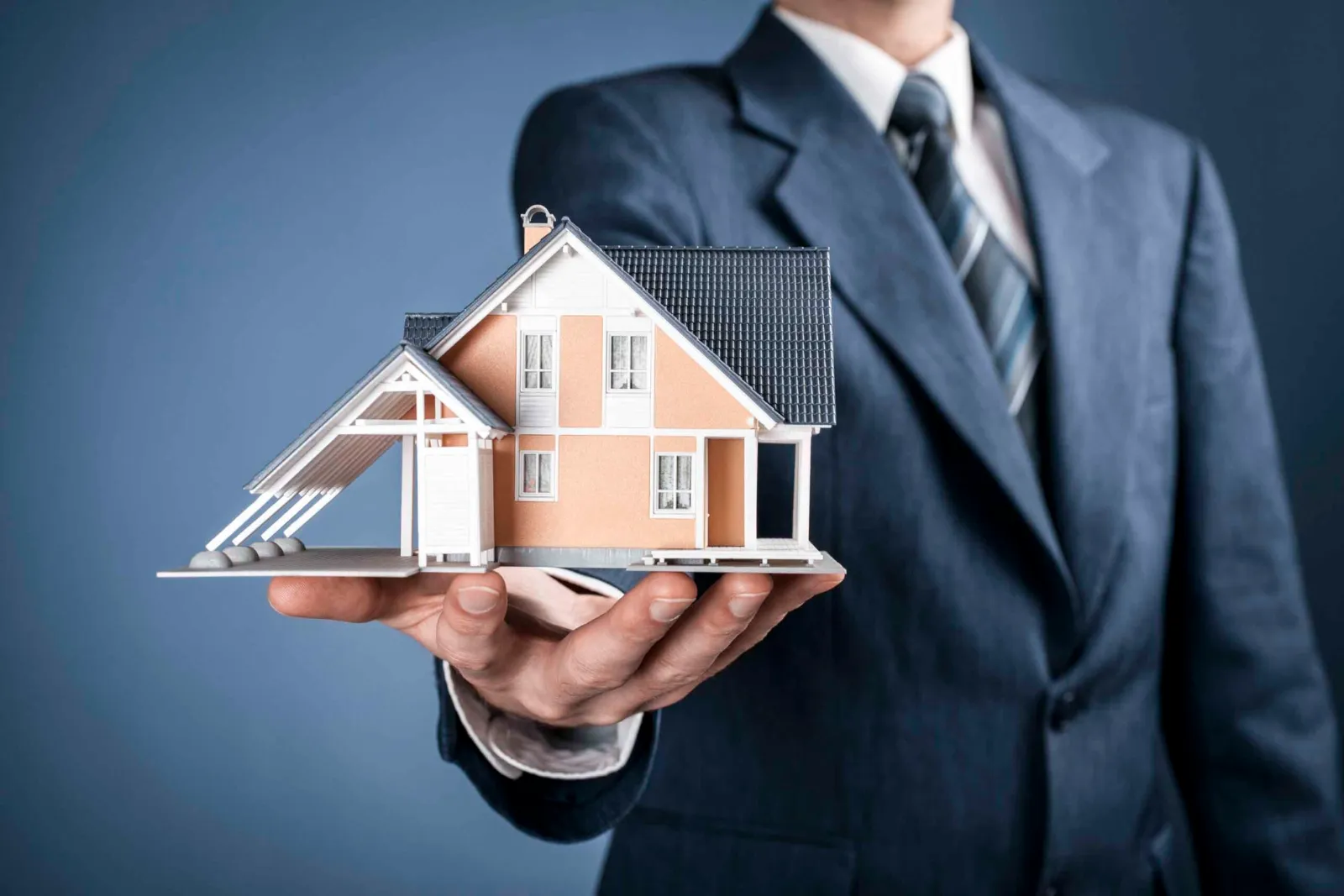 Your Trusted Iranian Real Estate Expert in Calabasas